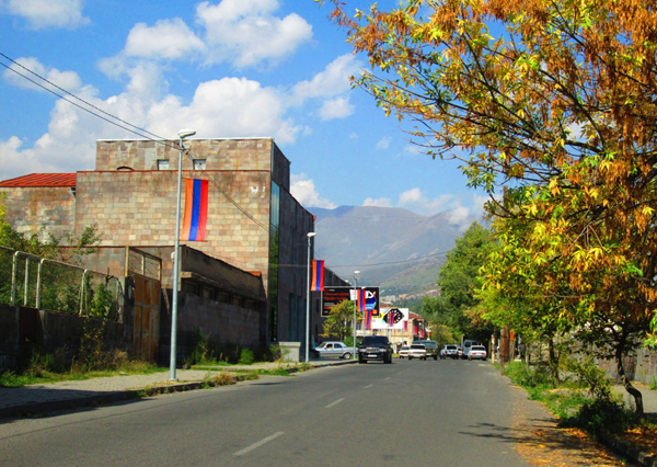 Գորիսի ՏԻՄ ընտրություններին «Ապրելու երկիր»-ն ու «ՀայաՔվե»-ն հանդես կգան «Ապրելու քվե» դաշինքով