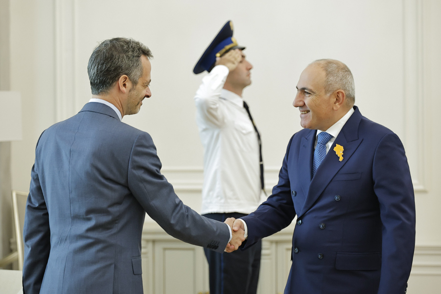 Փաշինյանն ու Ֆրանսիայի դեսպանը քննարկել են տնտեսական հարաբերությունների զարգացման և այլ ուղղություններով համատեղ ծրագրերին վերաբերող հարցեր