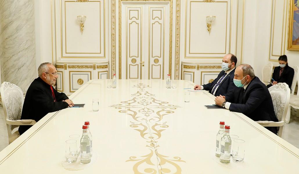 Վարչապետը հանդիպում է ունեցել Հայ Կաթողիկե եկեղեցու նորընտիր առաջնորդի հետ