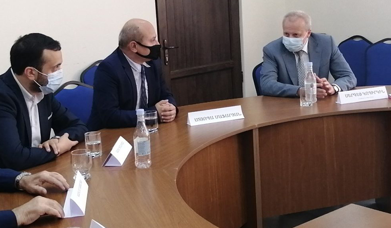 Հայաստանում ՌԴ դեսպան Սերգեյ Կոպիրկինը հանդիպել է ՀՀ Հանրային խորհրդի հետ