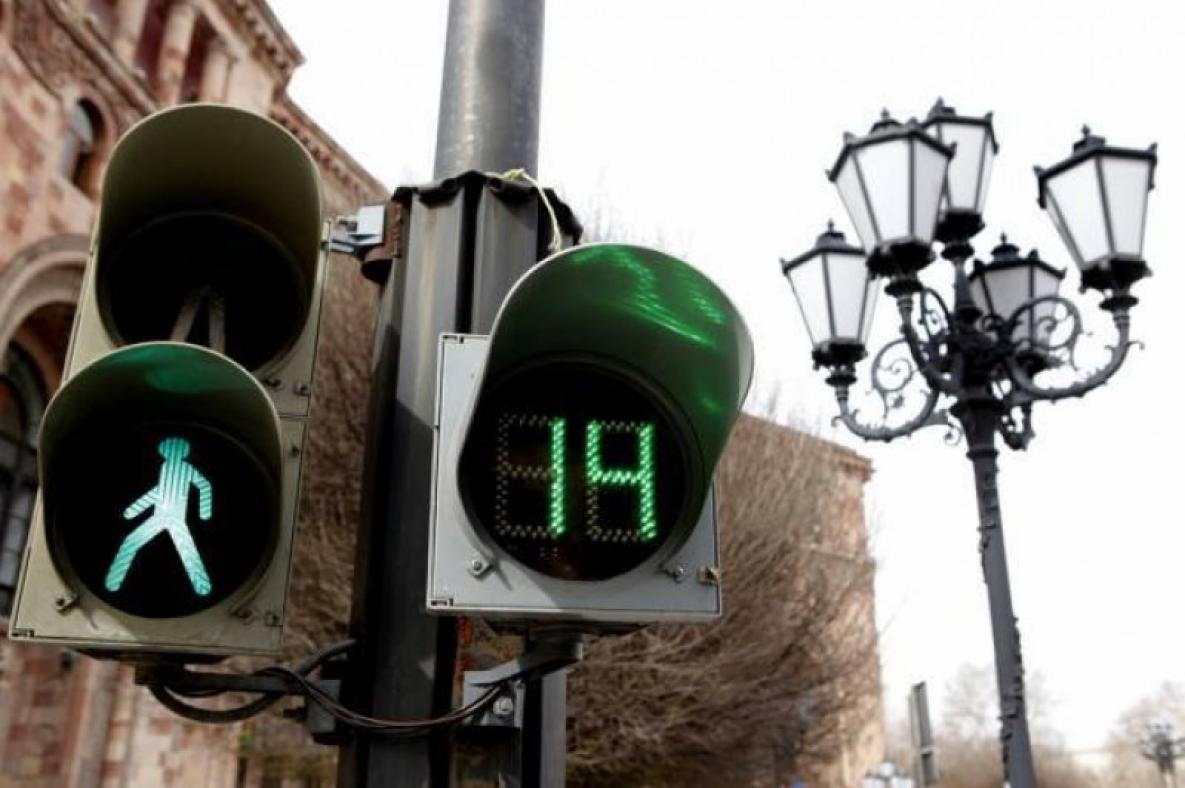 Երևանի մի քանի փողոցների հատման մասում կգործարկվեն «Հետիոտնային կանչ»-ի ռեժիմով նոր լուսացույցներ