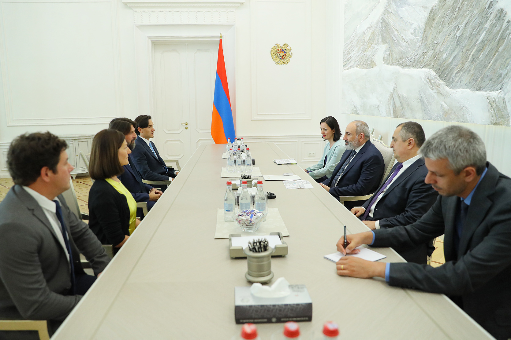 Վարչապետն ընդունել է Ջիրո դ'Իտալիա բազմօրյա խճուղային հեծանվավազքի մրցաշարի գործադիր տնօրենին