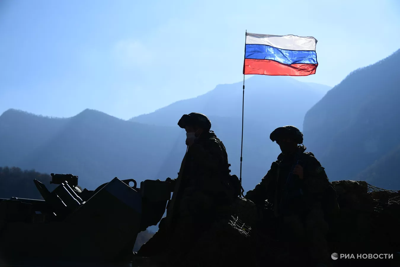 Минобороны РФ: Российские миротворцы доставили в Степанакерт свыше 50 тонн гуманитарного груза