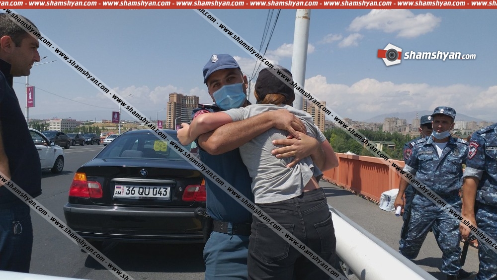 Ոստիկանության ծառայողները, վտանգելով իրենց կյանքը, Երևանում կանխել են երիտասարդ աղջկա ինքնասպանությունը