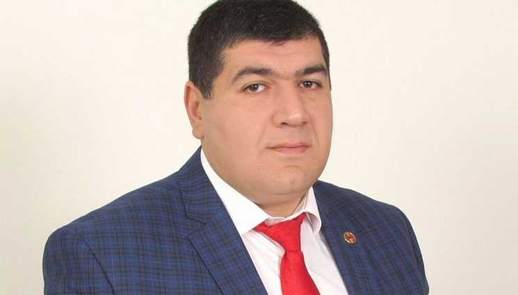 Գազի Հովոյի որդին կառաջադրվի, իսկ Արտաշատի երբեմնի բդեշխ Հովիկ Արգամիչը նորից իջել է ընդհատակ․ «Հրապարակ»