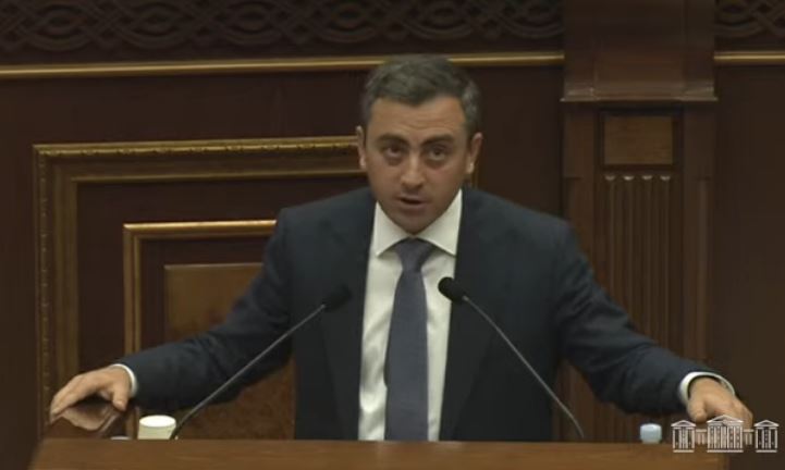 Հանկարծ չմտածեք, որ այն ինչ տեղի է ունեցել, մարսել եք ու կարող եք գնալ նոր զիջումների․ Սաղաթելյանը՝ իշխանությանը