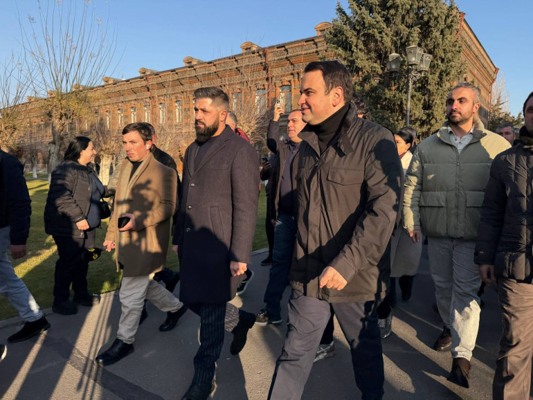  Նարեկ Կարապետյանը և «Մեր ձևով» շարժման անդամները Մայր Աթոռում են
