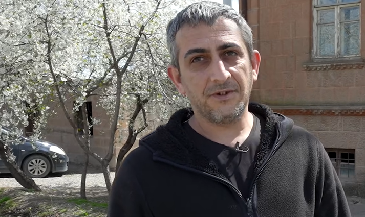 ԼՂ-ից բռնի տեղահանված Դավիթ Բաղմանյանը պատմում է բնակարանային ապահովման պետական աջակցության ծրագրից օգտվելու իր փորձառության մասին. Տեսանյութ