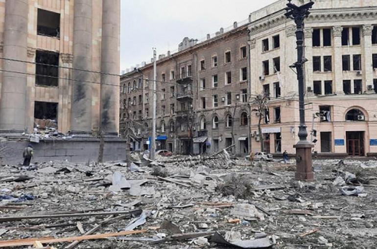 Հրետակոծվել է Խարկովի շրջանային վարչակազմի շենքը. տուժել է վեց մարդ, այդ թվում՝ մեկ երեխա