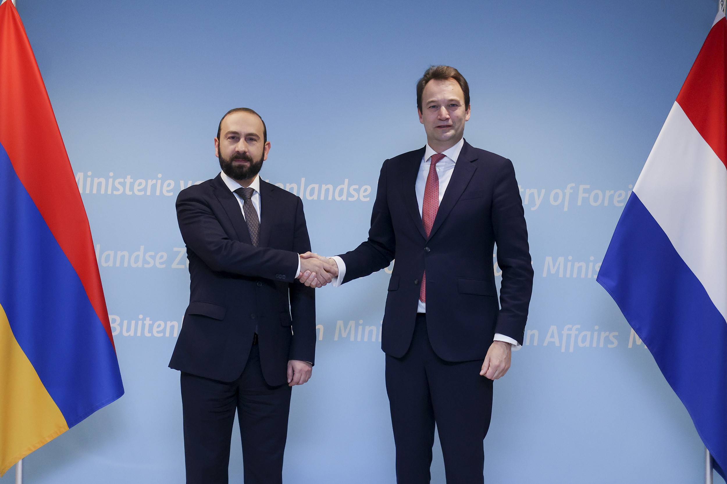 Арарат Мирзоянв Гааге встретился с министром внешней торговли и сотрудничества Королевства Нидерландов Джоффри фан Леувеном