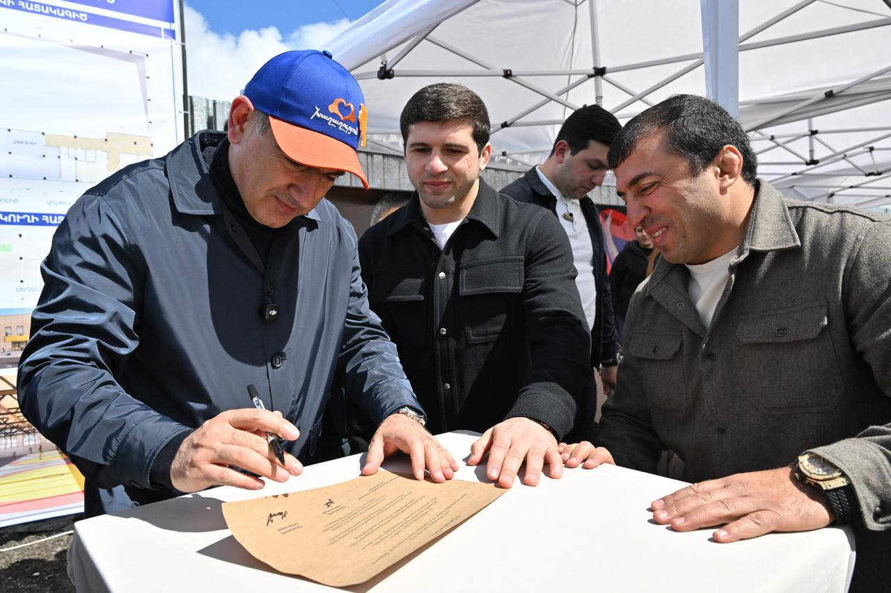 Վարչապետը ներկա է գտնվել Մալխաս և Ռոման Ամոյանների անվան նոր մարզադպրոցի հիմնարկեքի արարողությանը