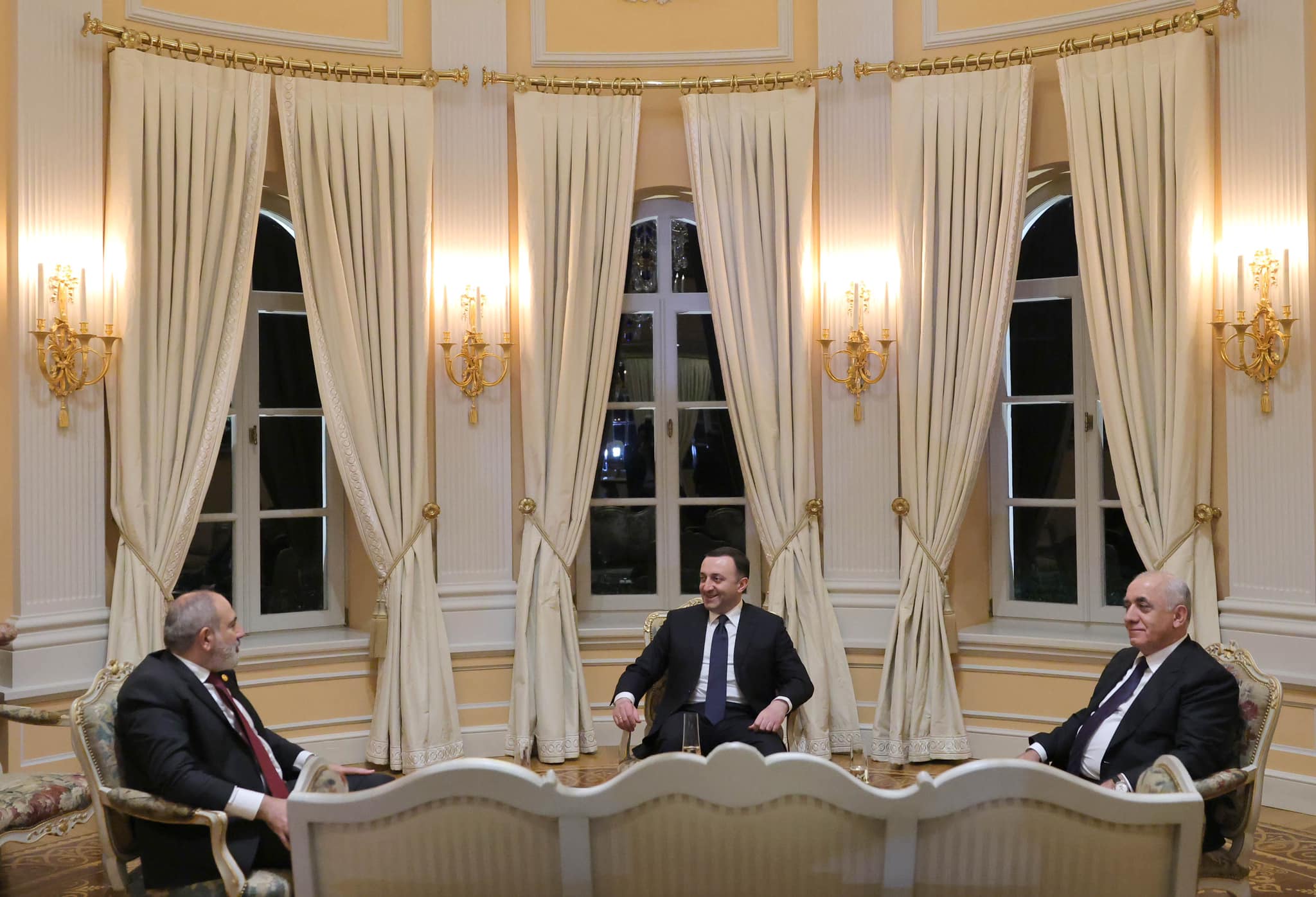 Հաճելի էր տեսնել, որ երկու երկրների վարչապետները Վրաստանում միասին մասնակցում էին նույն ֆորումին. Բոճորիշվիլին՝ Փաշինյանի ու Ասադովի մասին