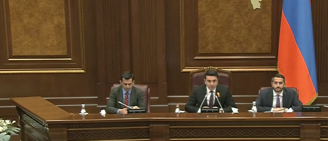 ԱԺ-ն արտահերթ նիստում քննարկում է ՔՊ-ականների նախագիծը, որով կարգելվի կուսակցությունների դաշինքների կողմից անձնանունների կիրառումը