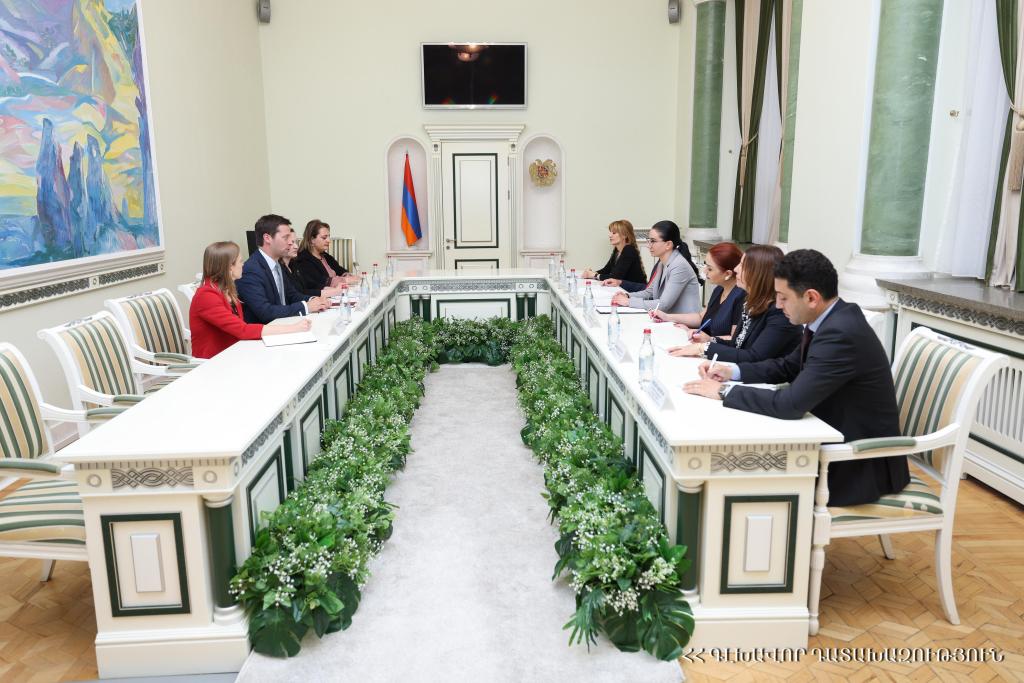 Գլխավոր դատախազը քննարկում է անցկացրել ԱՄՆ թմրամիջոցների դեմ պայքարի և իրավապահ համագործակցության հարցերով փոխպետքարտուղարի տեղակալի հետ