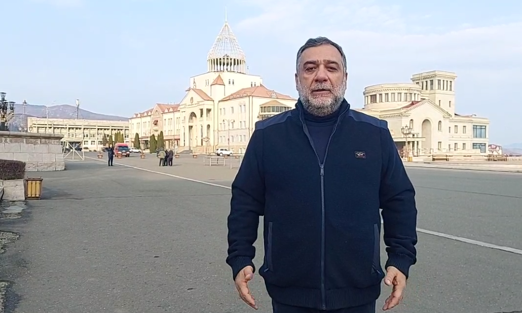 Ռուբեն Վարդանյանը Ստեփանակերտի հրապարակից կոչ արեց մասնակցել հանրահավաքին 