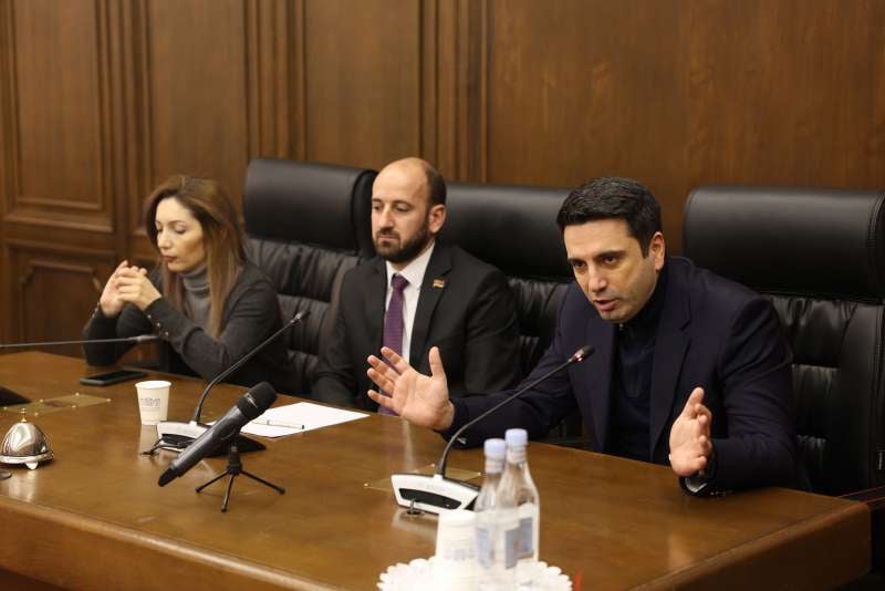 ԱԺ նախագահը և ՔՊ-ական ևս 2 պատգամավոր առաջարկում են օրհներգից հանել վերջին քառատողը