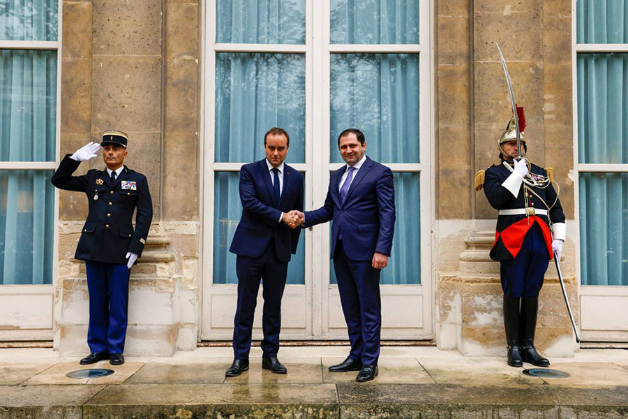 Politico: Франция устанавливает флаг на «заднем дворе» России, заключая оружейные сделки с Арменией
