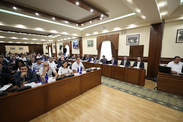 Տիգրան Ավինյանը ներկայացրեց Երևանի 3 վարչական շրջանների նոր ղեկավարներին