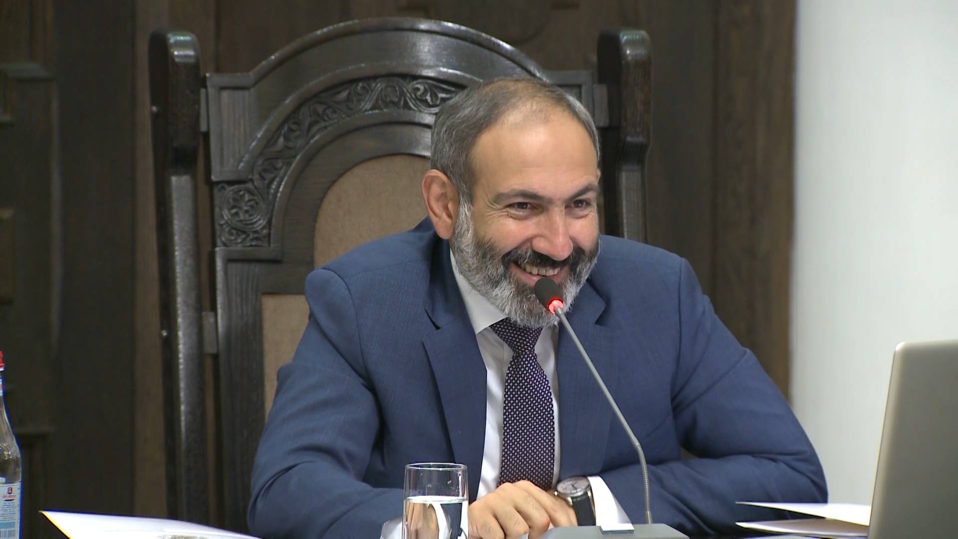 Երբեմն ուզում ես պատուհանը բացես ու... Փաշինյանը՝ «Իմ քայլի» և ԱԺ մյուս պատգամավորների մասին