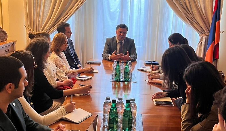 Ֆրանսիայում ՀՀ դեսպանն ընդունել է «Երիտասարդ եվրոպական դեսպաններ» նախաձեռնության ներկայացուցիչներին