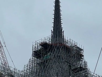 Ֆրանսիայում վերականգնել են Փարիզի Աստվածամոր տաճարի գագաթը