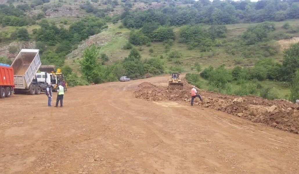 Ընթանում են Տաթև-Աղվանի 12.5 կմ ճանապարհի հիմնանորոգման աշխատանքները