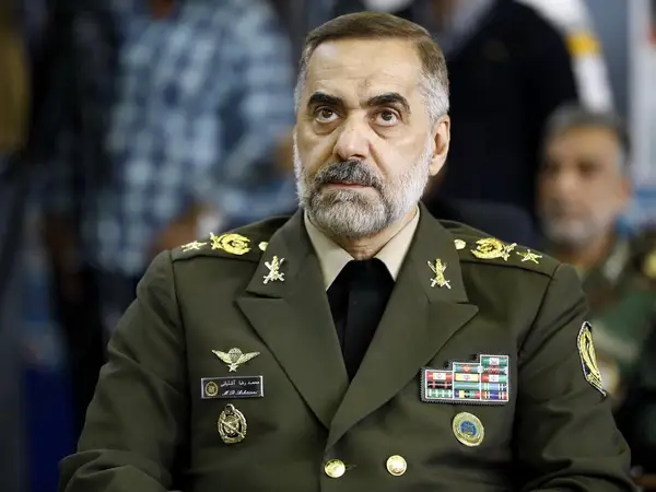 Министр обороны Ирана призвал западные ВС покинуть регион