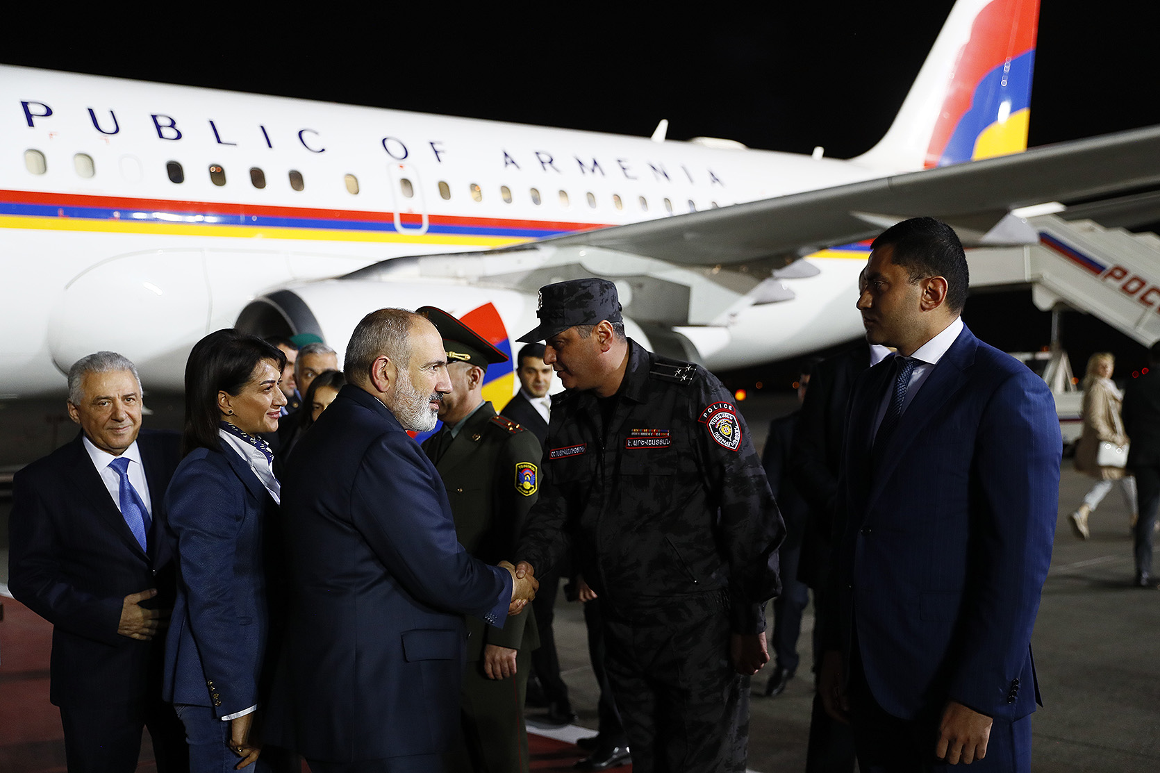 Премьер-министр вместе с супругой с рабочим визитом прибыл в Москву