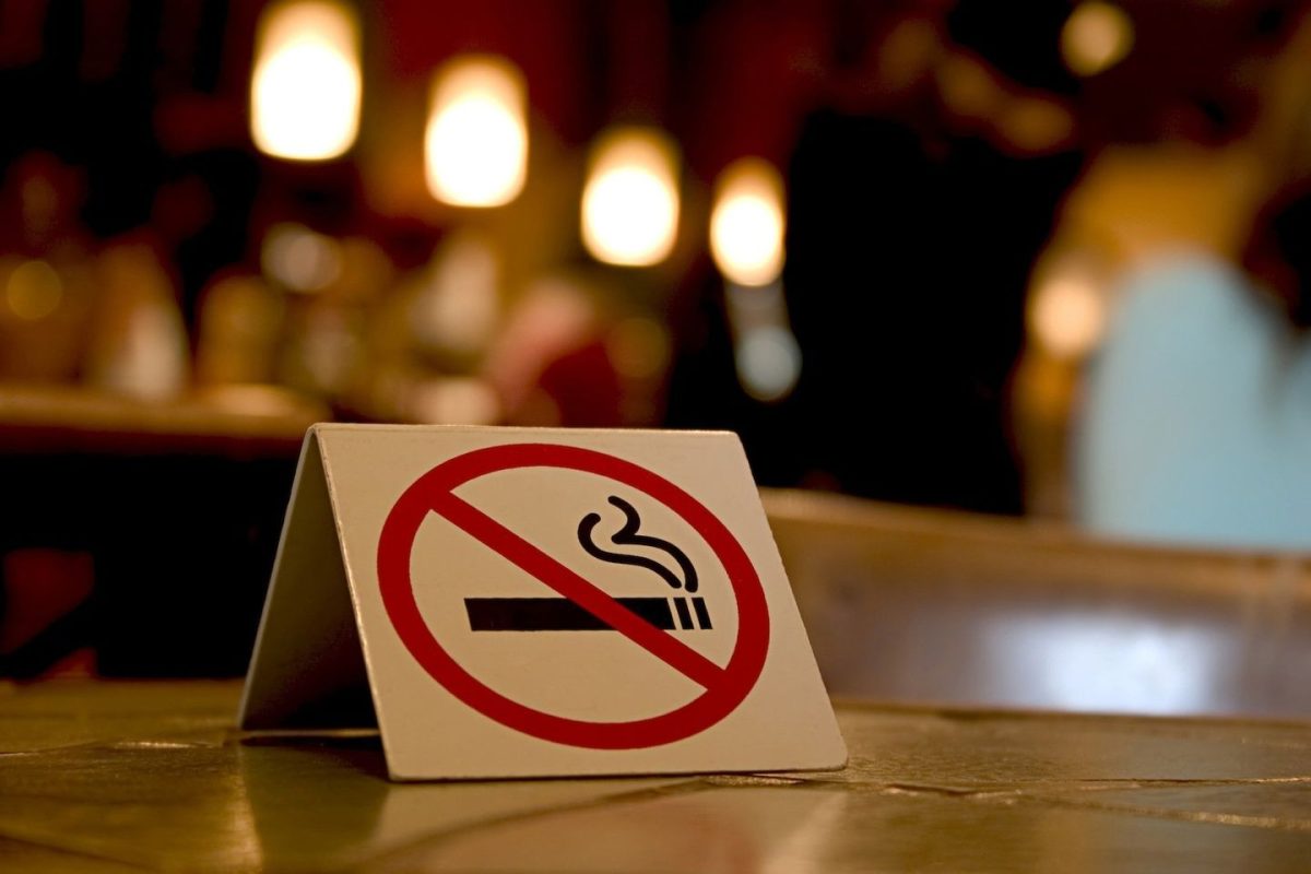 Շատերը մոռանում են, որ ծխելու արգելքը տարածվում է նաև բացօթյա օբյեկտների վրա. Ոստիկանություն