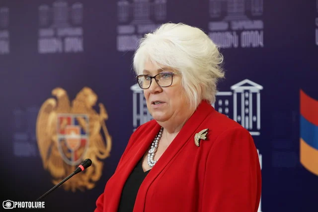 Մարինա Կալյուրանդը Ադրբեջանին հորդորել է անմիջապես հետ քաշել զորքերը