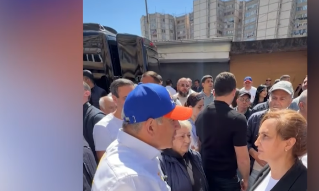 «Ձեզ Գարեգին Նժդեհ 2-րդ մականունն են տալու», «ՀՀԿ–ականները հարձակվելու են ձեր վրա, սենց բան մի ասեք». Փաշինյանը՝ քաղաքացուն