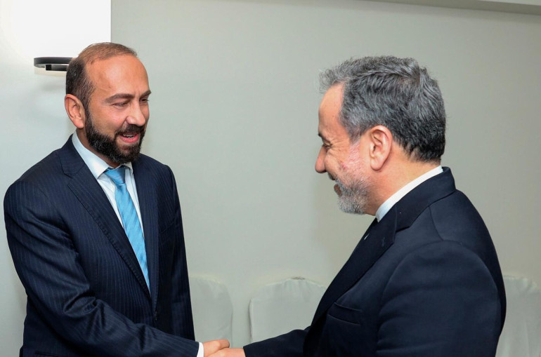 Ստամբուլում «3+3»-ի շրջանակում կայացել է Միրզոյան-Արաղչի հանդիպումը
