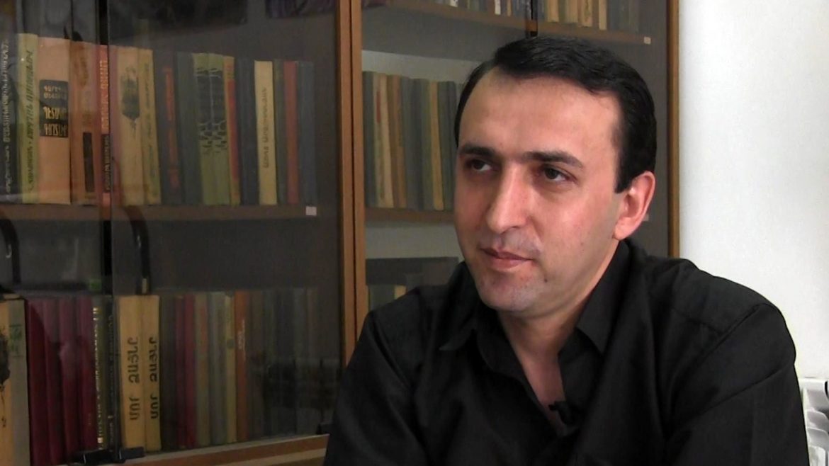 Ցմահ դատապարտյալ Աշոտ Մանուկյանը 24 տարվա անազատությունից հետո ազատ կարձակվի