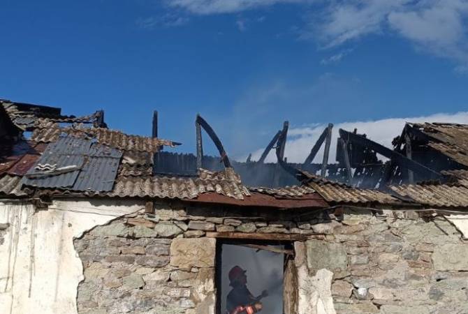 Նորամարգ գյուղի Մաշտոցի փողոցում այրվել է անասնագոմի տանիք