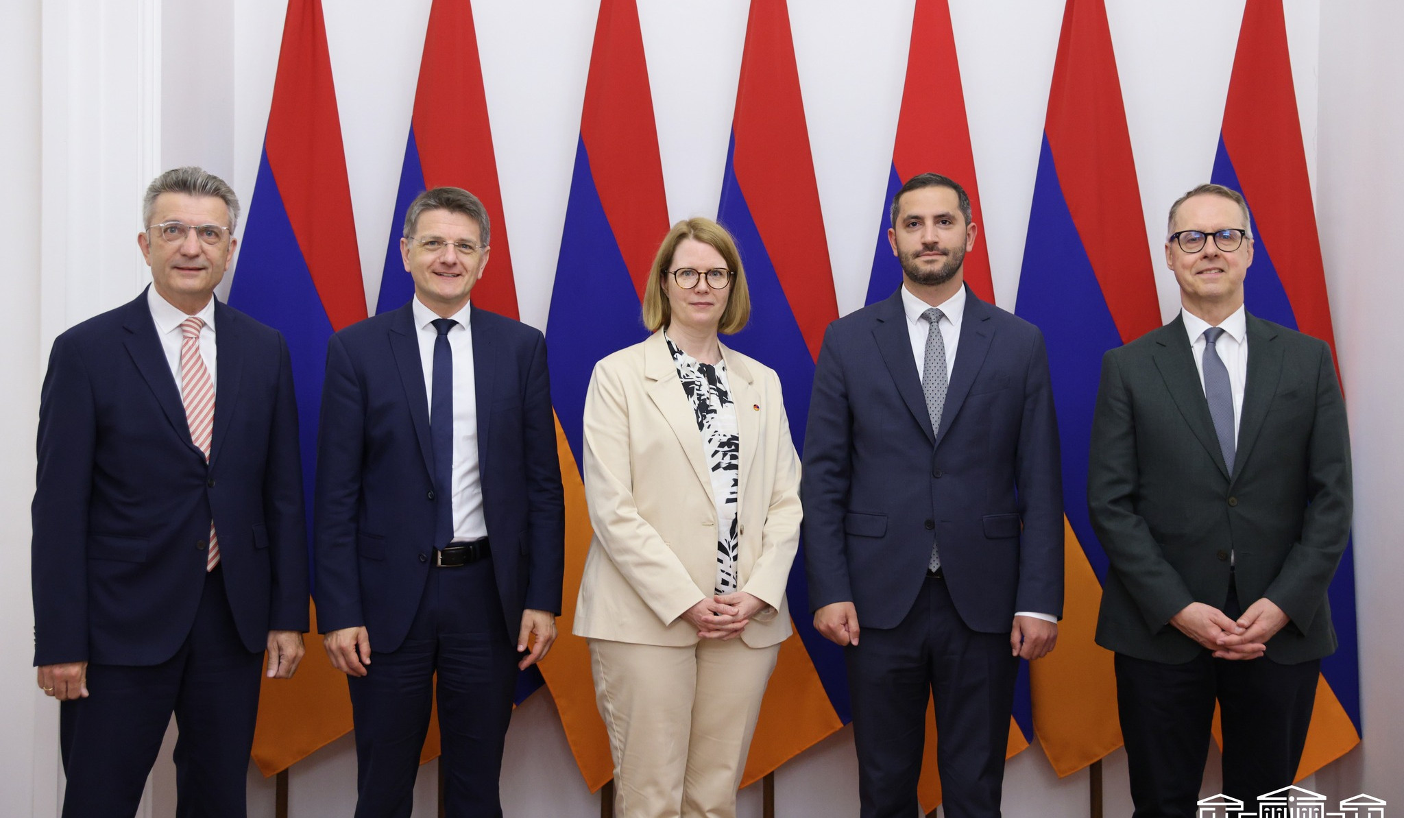 Ռուբեն Ռուբինյանը ԳԴՀ ԱԳՆ վարչության ղեկավարի գլխավորած պատվիրակությանն է ներկայացրել տարածաշրջանում տիրող իրավիճակը