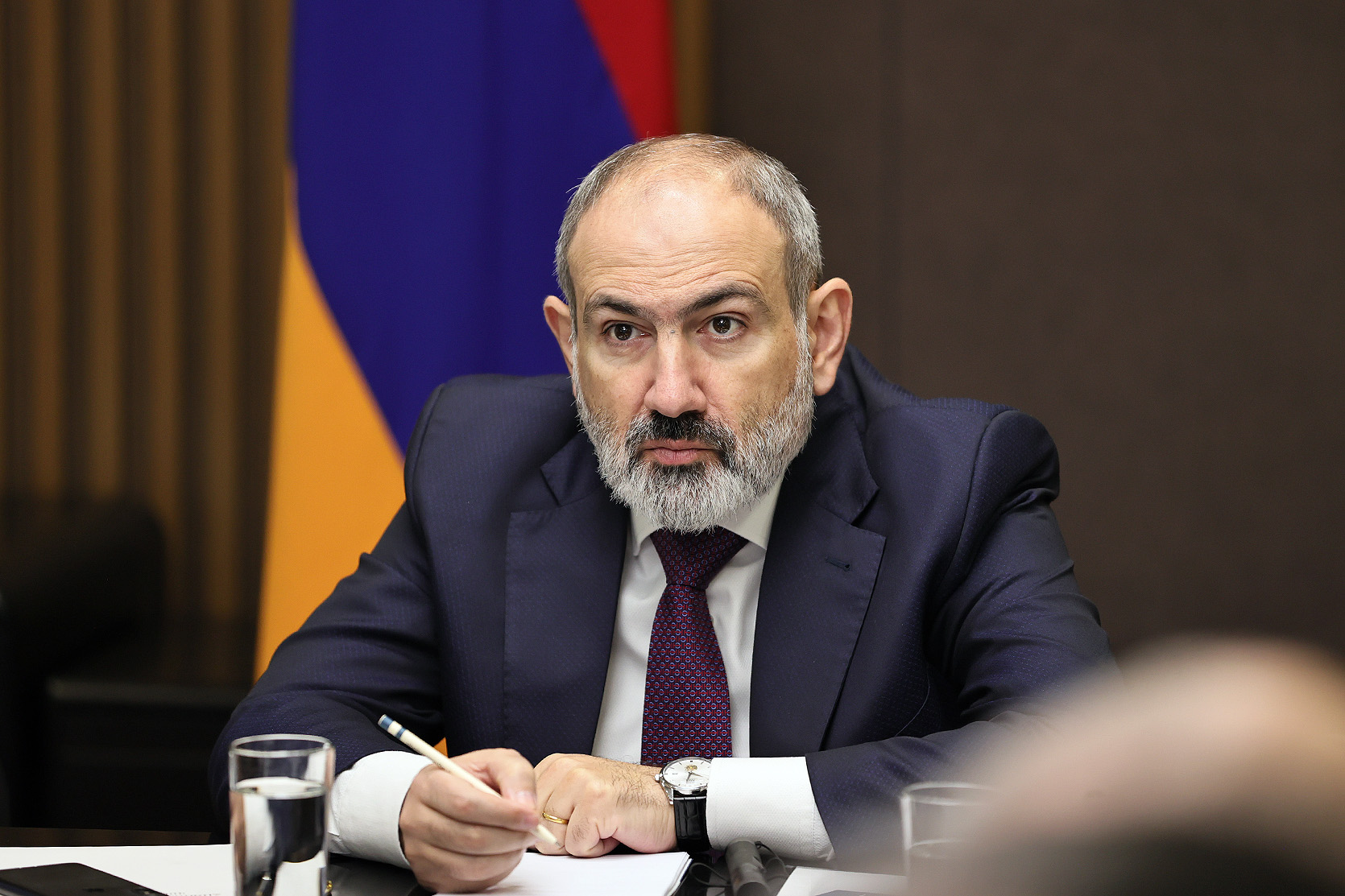 Գյուղի մեջ պետք է այնպիսի գծանշում լինի, ոնց որ Երեւանի կենտրոնում. Փաշինյանը՝ Արագածոտնում