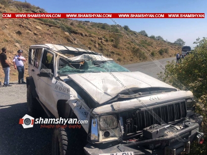  Ամբերդ ամրոցի ճանապարհին Jeep Cherokee-ն վթարի է ենթարկվել և կողարջվել. կա վիրավոր