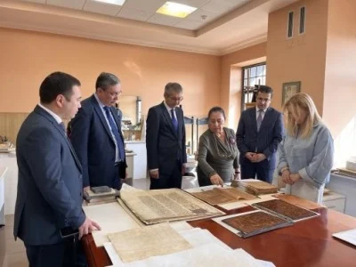 Հայաստանի Հանրապետությունում հավատարմագրված դեսպանները այցելել են Մատենադարան
