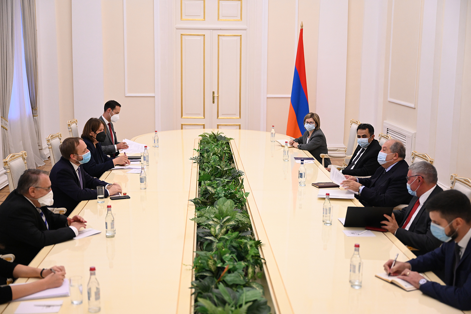 Արմեն Սարգսյանն ընդունել է Չեխիայի ԱԳ նախարարին (տեսանյութ)