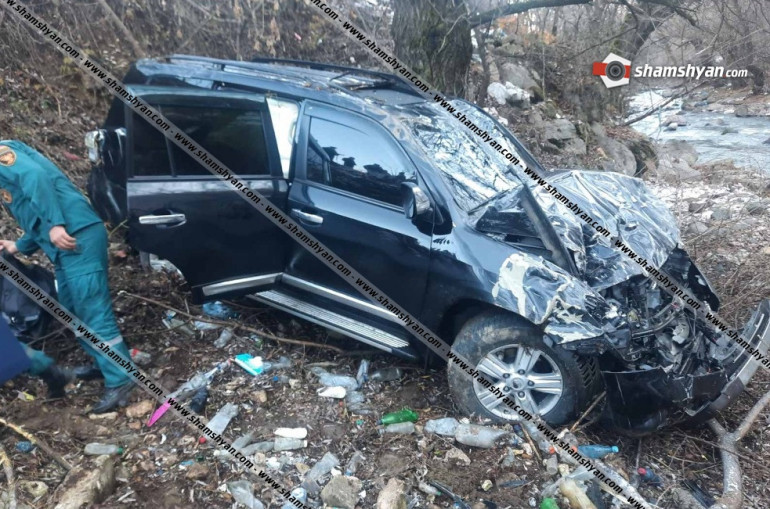 Կառավարության հաշվեկշռում հաշվառված Toyota Land Cruiser-ը Տավուշի մարզում մերկասառույցի պատճառով հայտնվել է Աղստև գետի ափին. կա վիրավոր