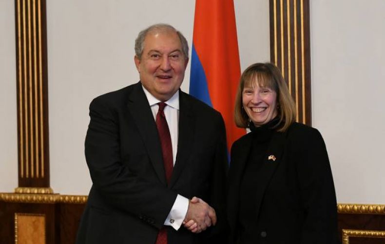 Արմեն Սարգսյանը հանդիպել է Հայաստանում ԱՄՆ դեսպանի հետ 