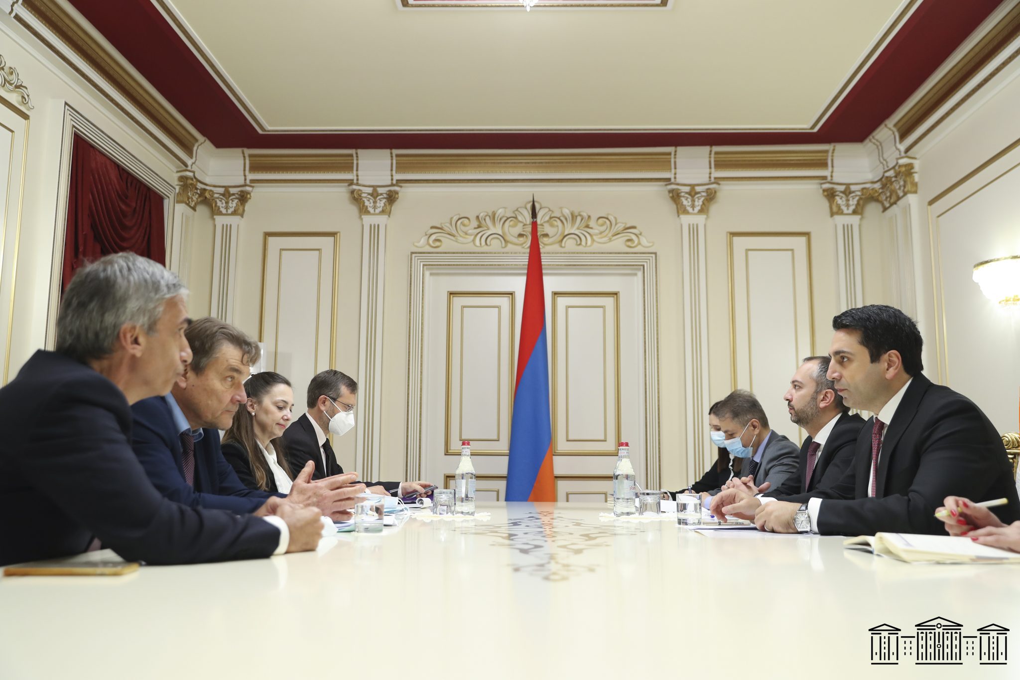 Ալեն Սիմոնյանը ԵԽԽՎ մոնիտորինգի հանձնաժողովի համազեկուցողների հետ քննարկել է ԱԺ-ում լրագրողների աշխատանքը
