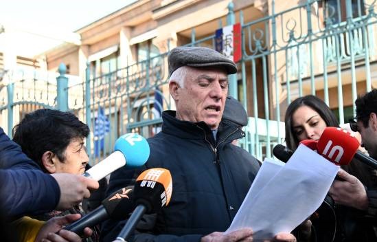 Սենատում Հայաստանին պաշտպանող բանաձևի քննարկմանն ընդառաջ արցախցիները խնդրագիր հանձնեցին ՀՀ-ում Ֆրանսիայի դեսպանատուն