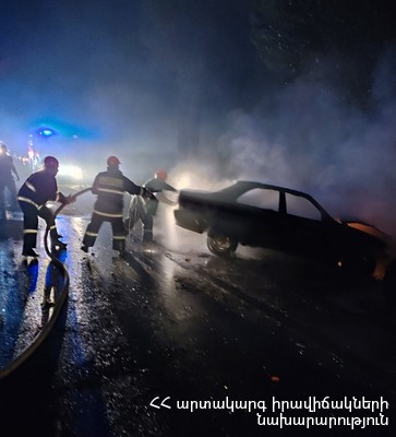 Երևան-Մեղրի ավտոճանապարհին բախվել են 2 մեքենա. նրանցից մեկը բռկվել է
