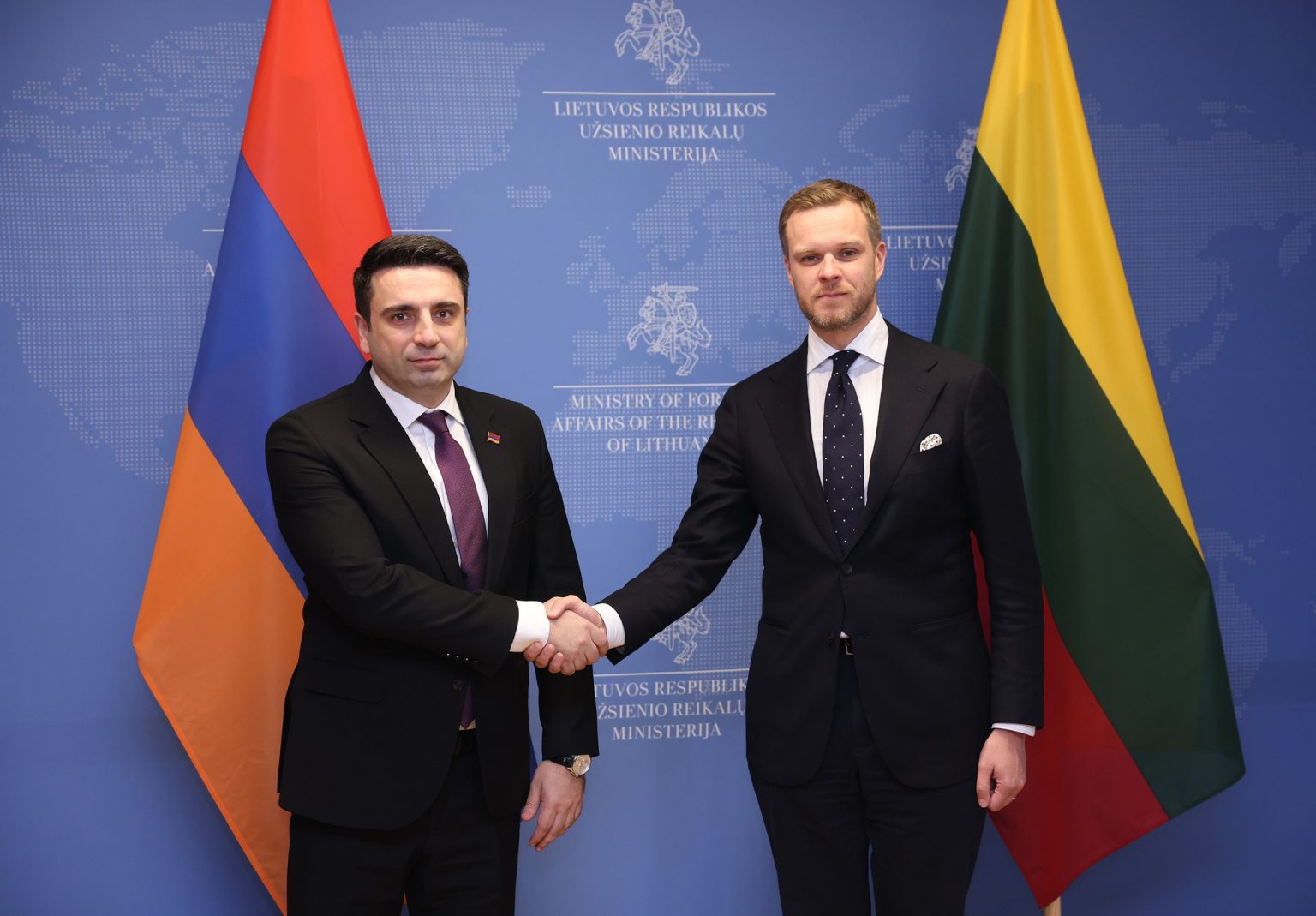 Литва готова всячески поддерживать мирный процесс: глава МИД Литвы спикеру парламента Армении