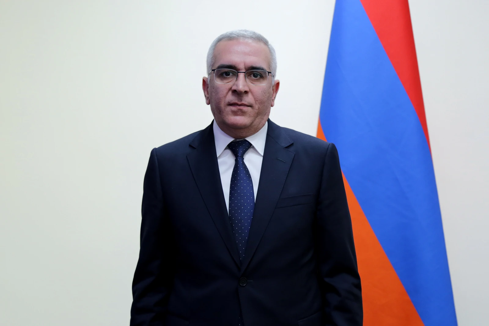Համլետ Սահակյանն ազատվել է ՊԵԿ փոխնախագահի պաշտոնից ու նշանակվել ֆինանսների փոխնախարար