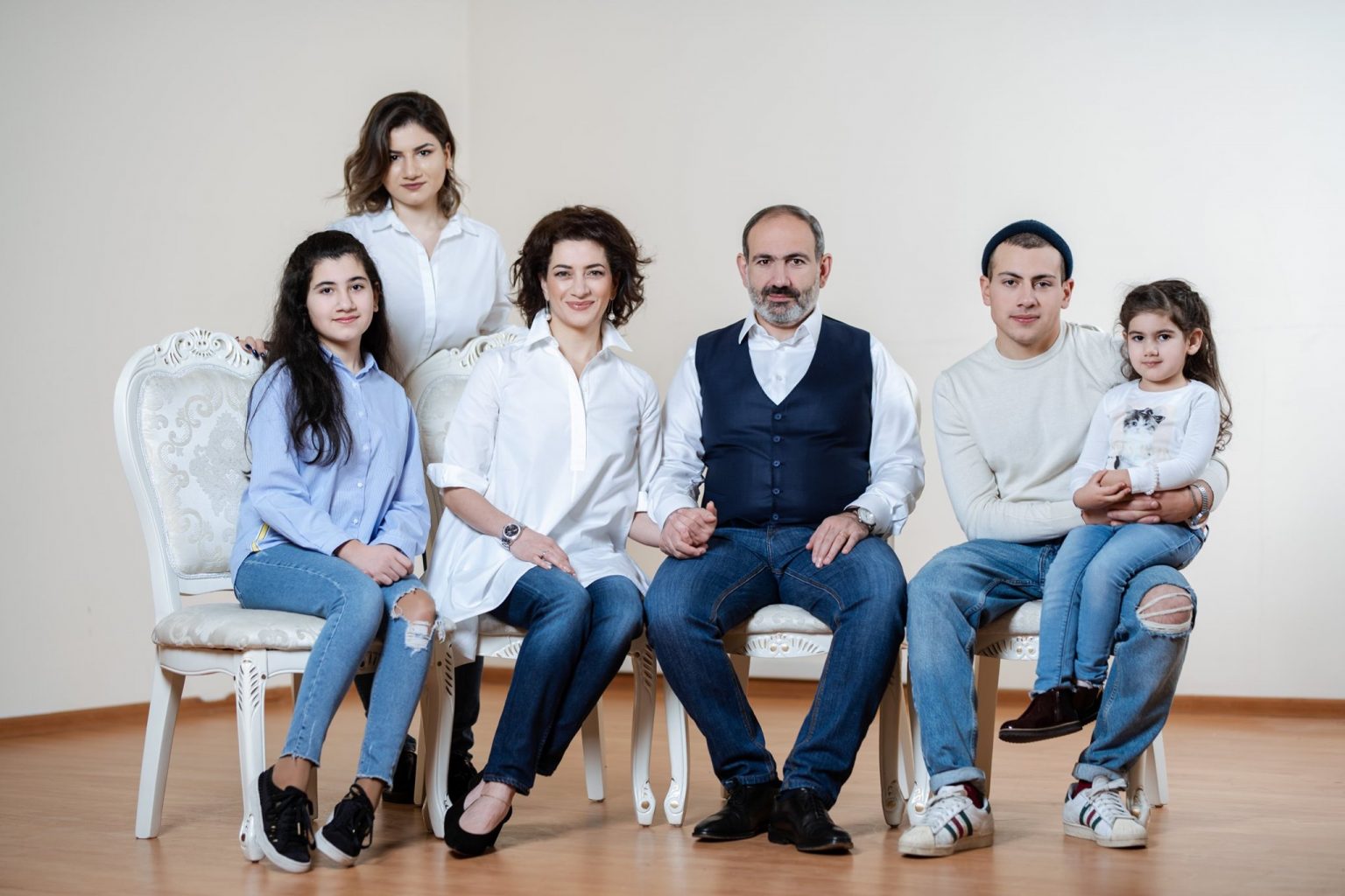 Հանուն մեր ժողովրդի մնանք տանը, մեր ընտանիքի համար էլ է դժվար այս օրերին փակված մնալ տանը. Աննա Հակոբյան
