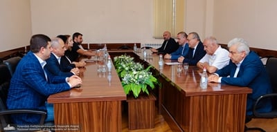 ԱՀ ԱԺ նախագահը հանդիպել է ՀՀ ԱԺ «Հայաստան» և «Պատիվ ունեմ» խմբակցությունների մի խումբ պատգամավորների հետ