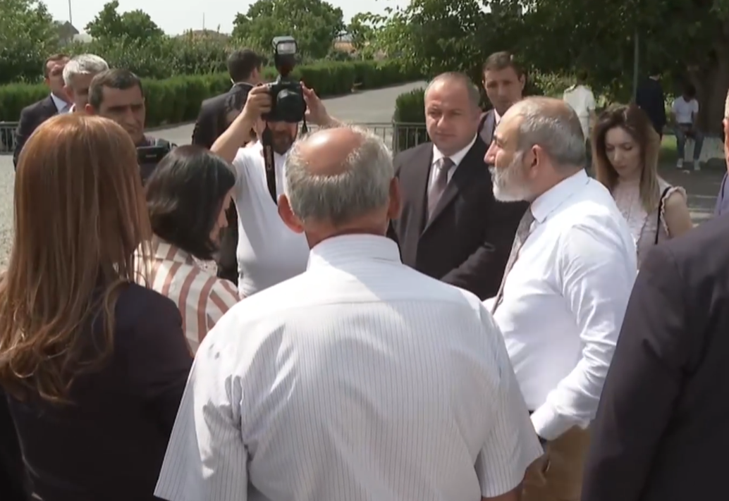 «Ասում են` լավ տեղ էր, բայց...». Փաշինյանն առաջարկում է «Զվարթնոց»-ի տարածքում ջուր, սուրճ, գլխարկ գնելու հնարավորություն ստեղծել (Տեսանյութ)