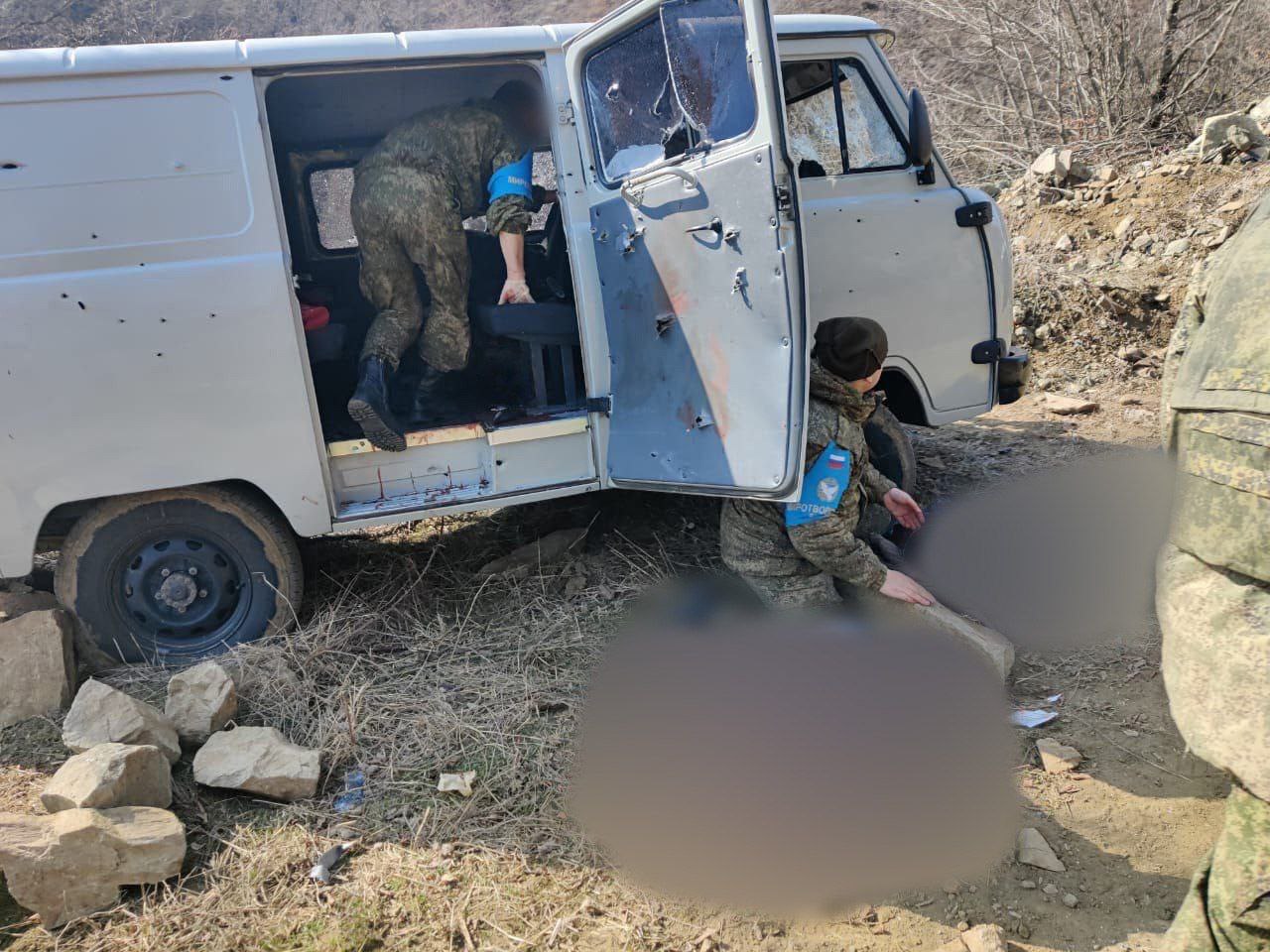 На видео четко видно передвижение азербайджанских военнослужащих и эпизод, как они подходят к машине, открывают дверь, снова стреляют и убегают։ МВД Арцаха